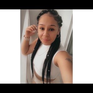 Meet your Posher, Leticia